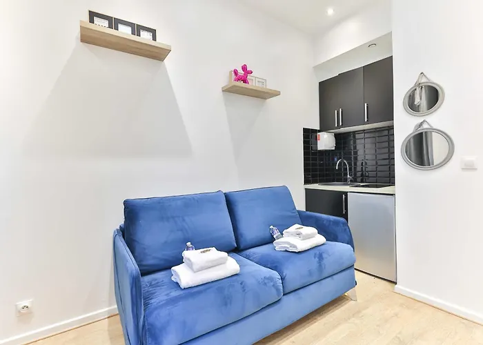 Апартаменты Studio In The Heart Of Nation Charonne Париж